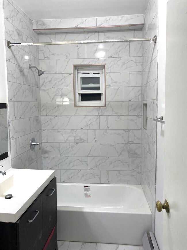 Building Photo - 37 Logan Ave Unit 2