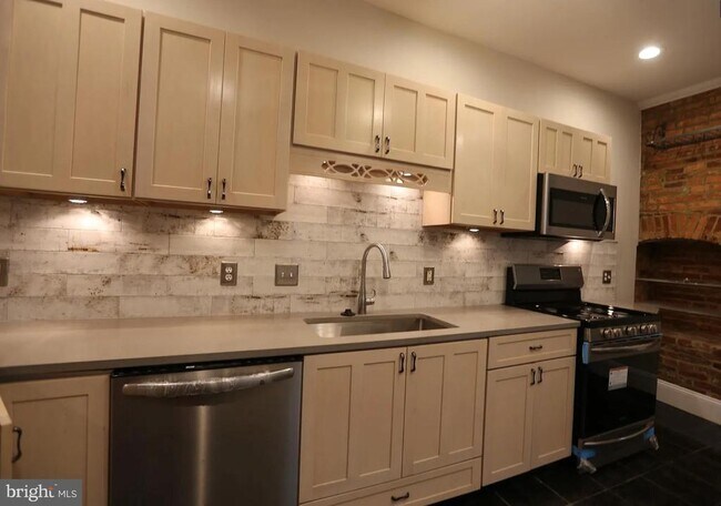 Photo - 1827 S Charles St