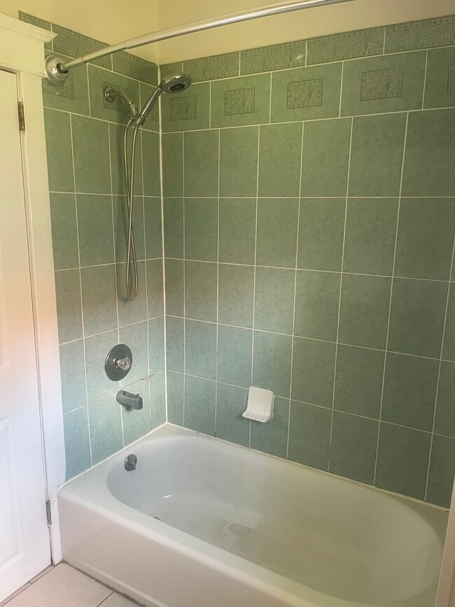 Photo - 326 Tollgate Rd
