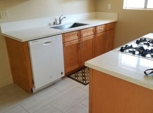 Photo - 14037 Cerise Ave Unidad 15