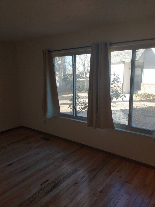 Photo - 909 44th Ave Ct