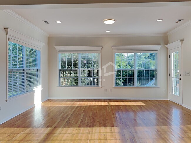 Photo - 110 Mercer Dr