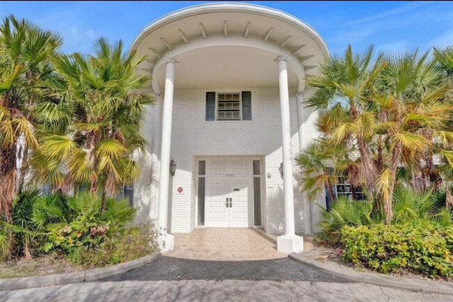 Building Photo - 6750 NE 21st Rd Unit 123