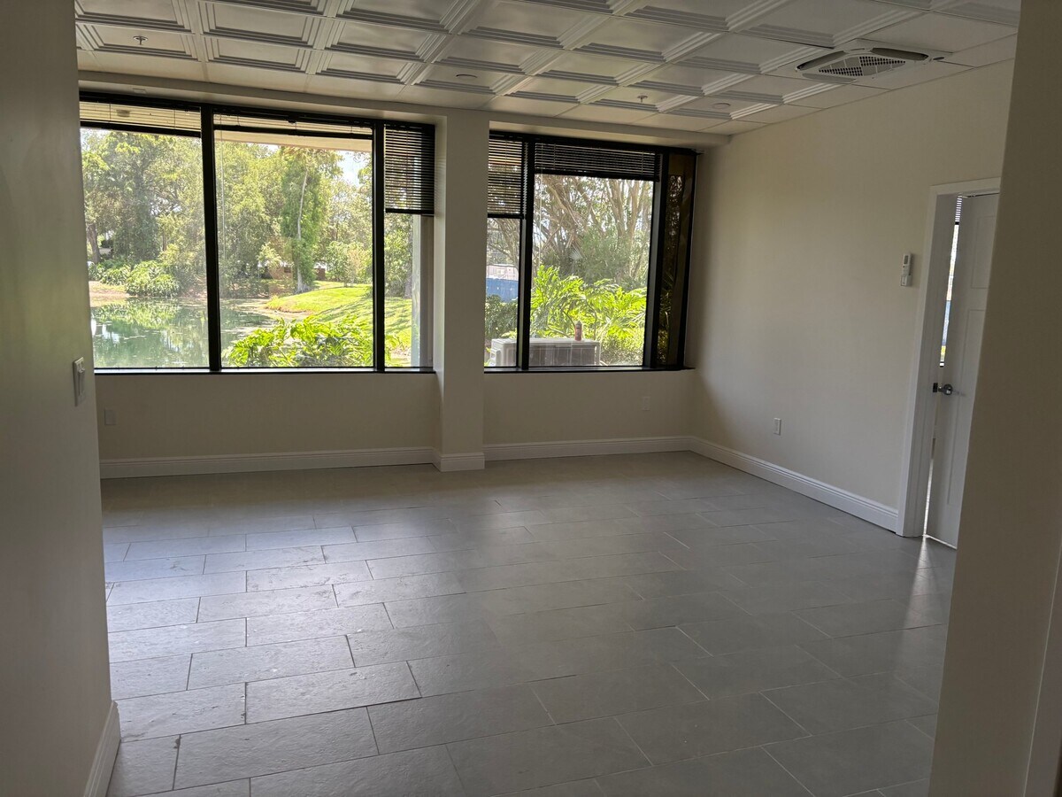 Photo - 15950 Bay Vista Dr Unit 102