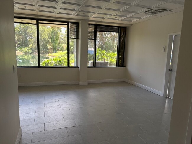Building Photo - 15950 Bay Vista Dr Unit 102