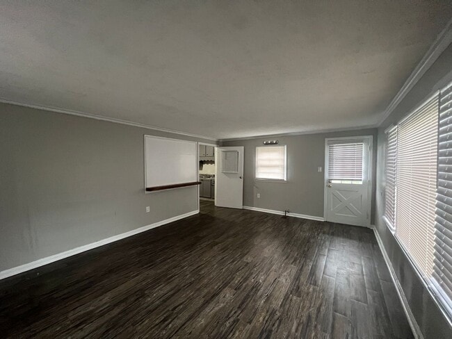 Photo - 209 Morningside Dr