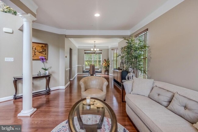 Photo - 9848 Shaded Day