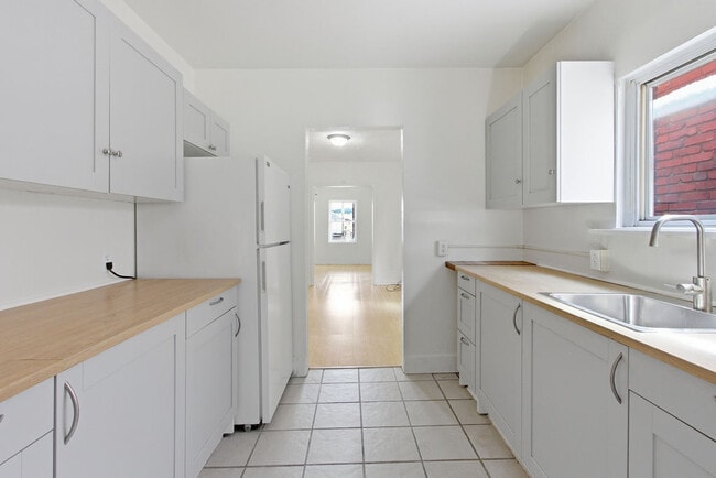 545 Sixth St Unit 2