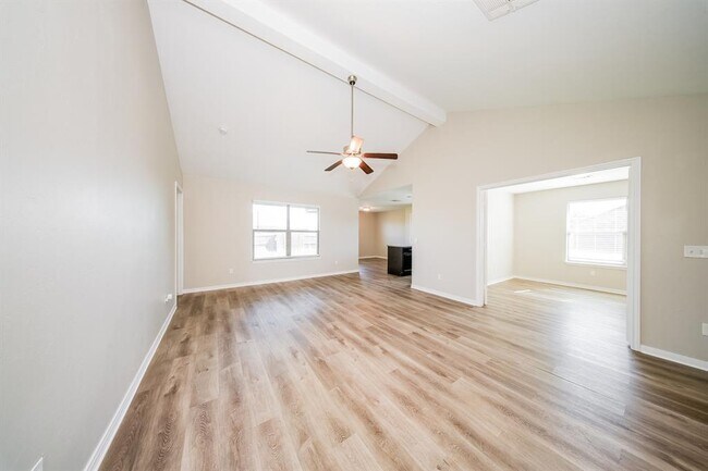 Photo - 821 NW 5th St