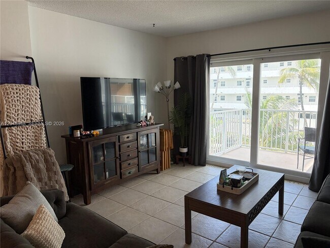Photo - 1750 S Ocean Blvd Unidad 304E