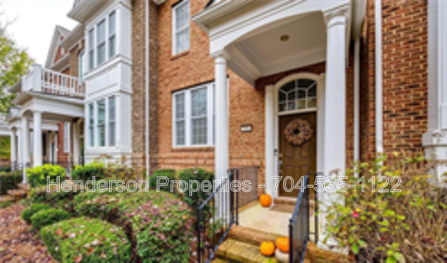 920 Lyndley Dr