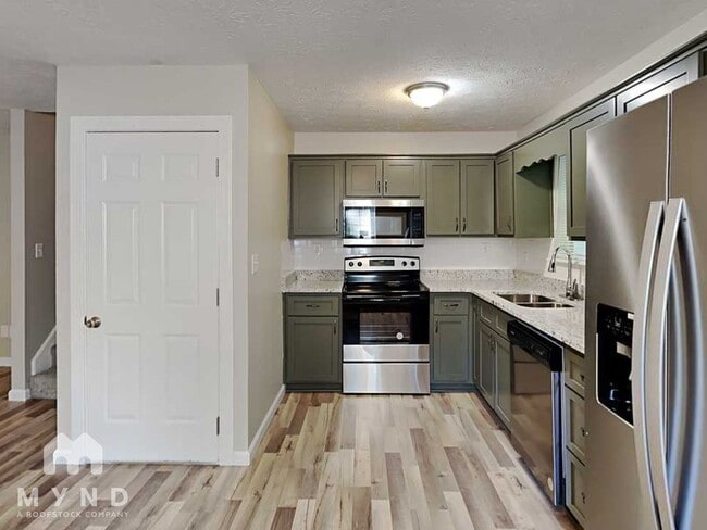 Photo - 381 Cottonwood Loop