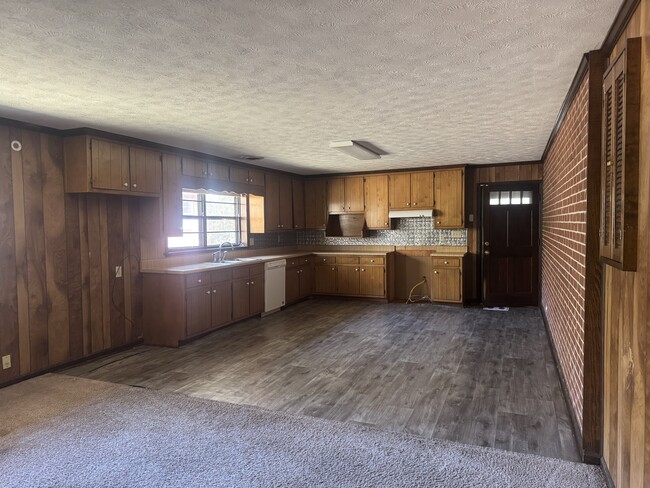 Photo - 1780 N Hl St Ext