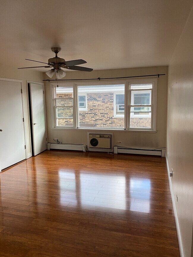 Photo - 4536 Park Ave Apartments Unit 2R