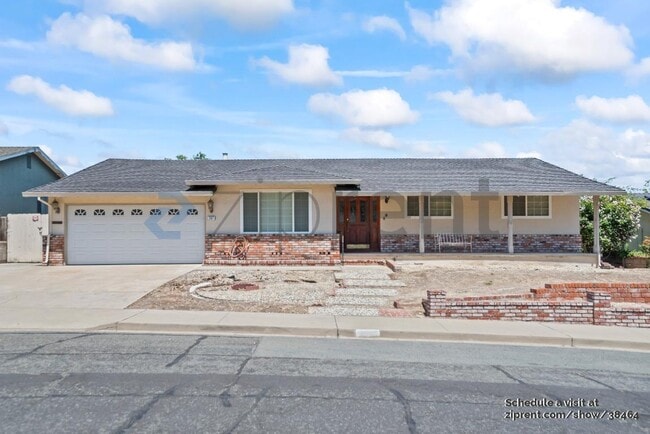 Photo - 307 Boulder Dr House