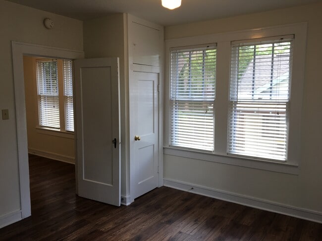 Building Photo - 2210 Euclid Ave Unit 2210 1/2