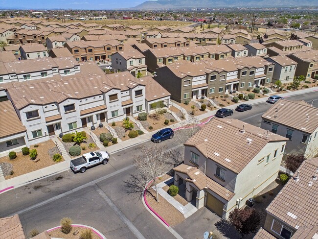 Diamond Mesa Apartments - Townhomes for Rent - Albuquerque, NM ...