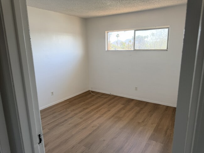 Bedroom 1 - 1486 E Desert Inn Rd Unit 4