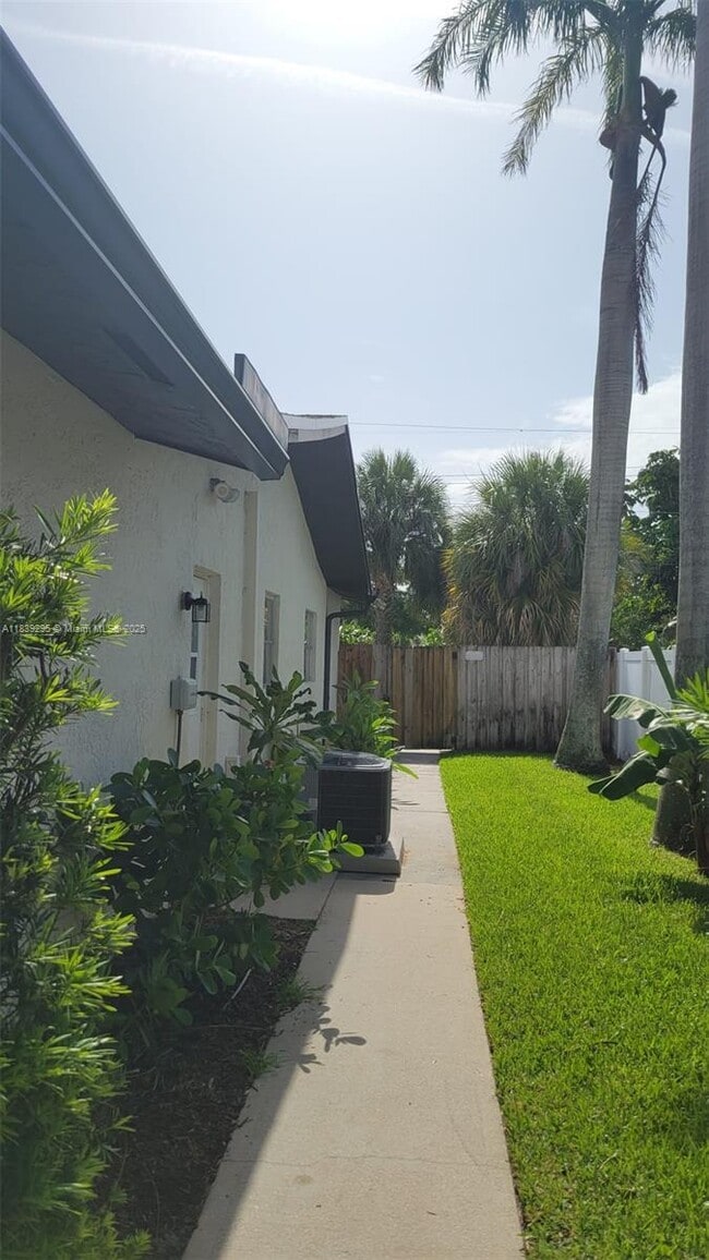 Photo - 116 NW 3rd Ct