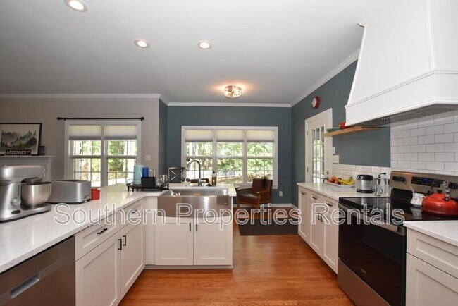 Photo - 152 Lakeforest Trail