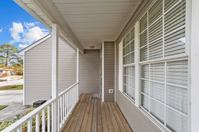 Photo - 115 Jones St