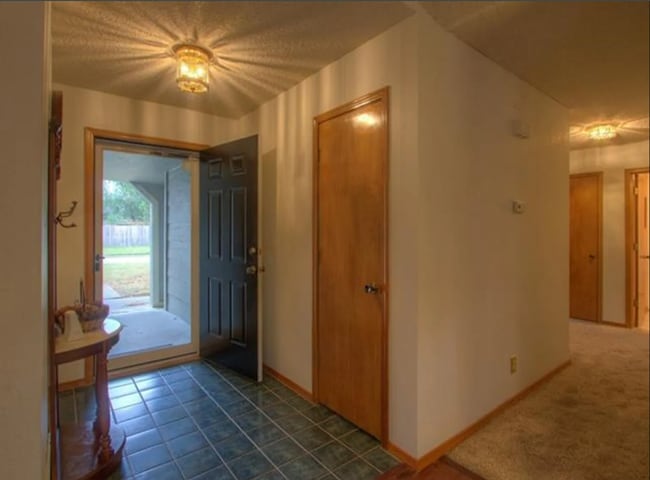 Photo - 3 Bed | 2 Bath in South Tulsa!