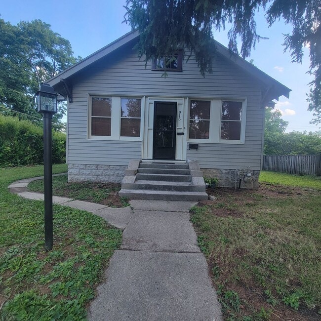 Photo - 915 High St Unit 915 1/2