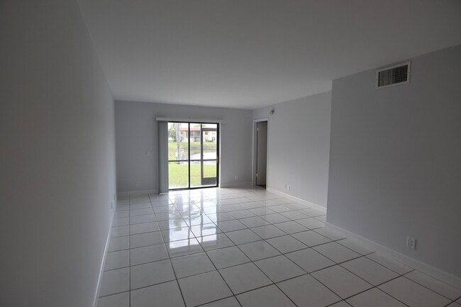 Photo - 21895 Lake Forest Cir Unit 102
