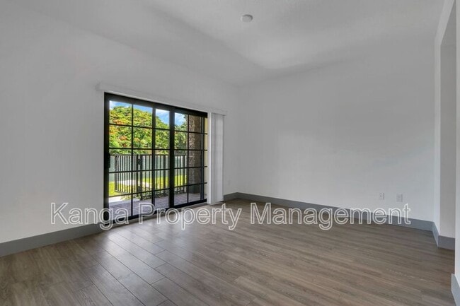 Photo - 630 NE 14th Ct Unidad 102
