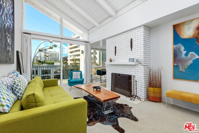 Building Photo - 1340 S Beverly Glen Blvd Unit 313 Rental