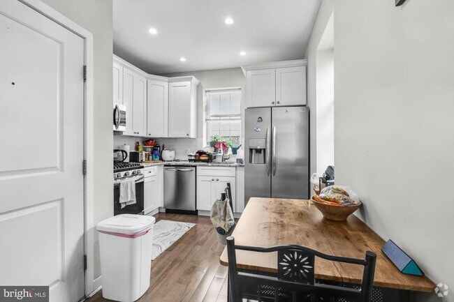 Building Photo - 237 S 45th St Unit 3 Rental