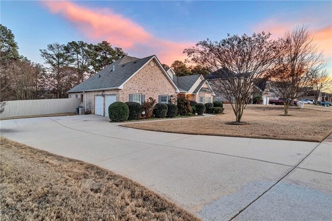 Photo - 1141 Carillon Dr SE