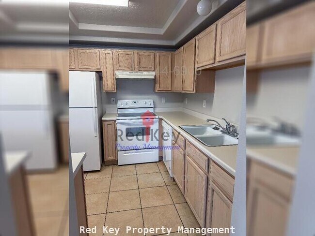 Photo - 1930 N Condo.