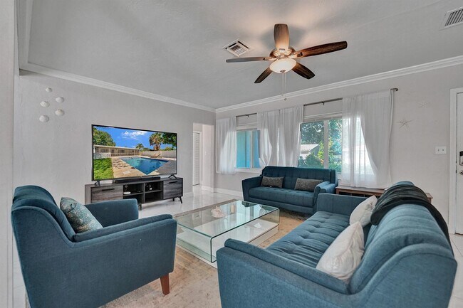 Photo - 822 NW 6th Ave