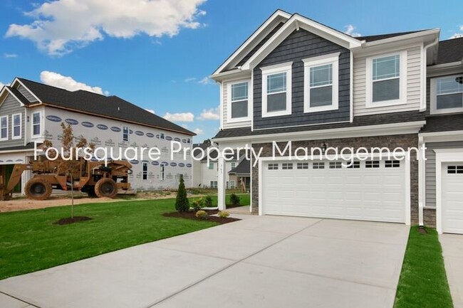 Photo - Bright 3-Bed 2.5-Bath End-Unit Townhome with Washer/ Dryer, Granite Kitchen & 2-Car Garage.Conven...