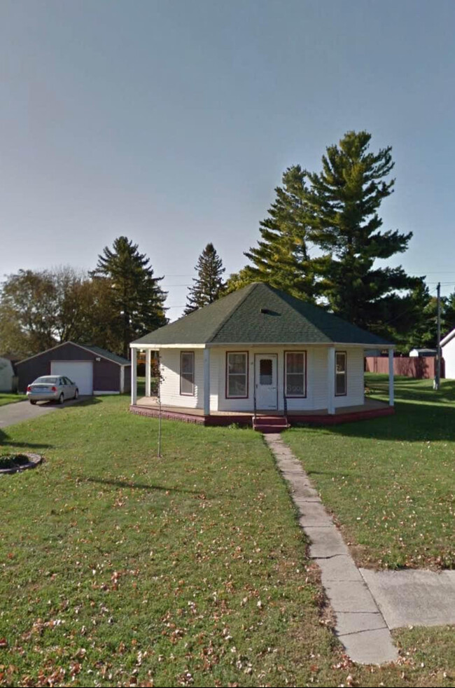 Building Photo - 14 5th St SE