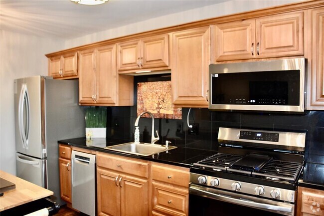 Building Photo - 1529 Wirt Rd Unit 27 Rental