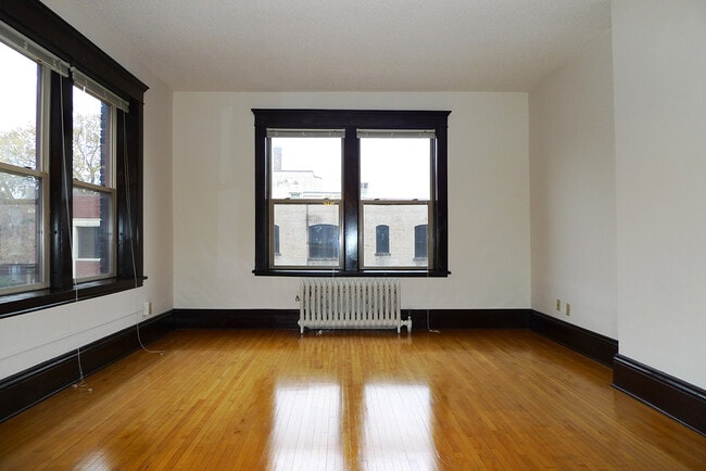 130 E 18th St #202 $1460