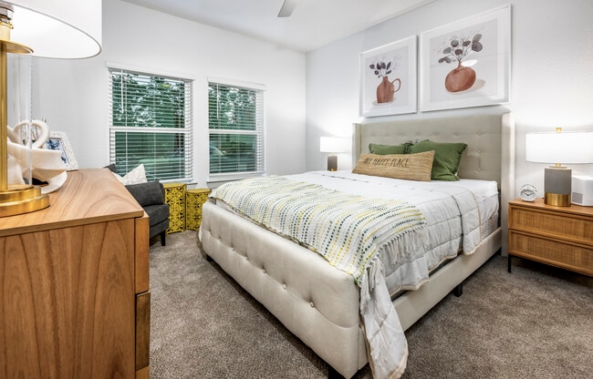 Novo Gateway | Apartments and Townhomes