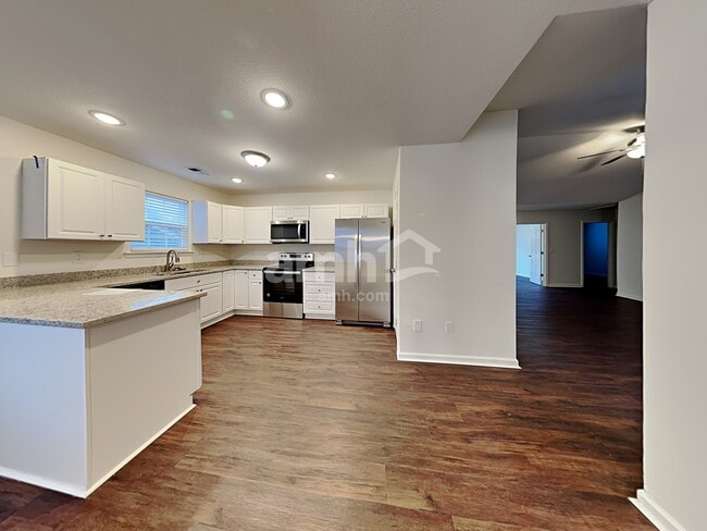 Photo - 200 Kingscreek Dr