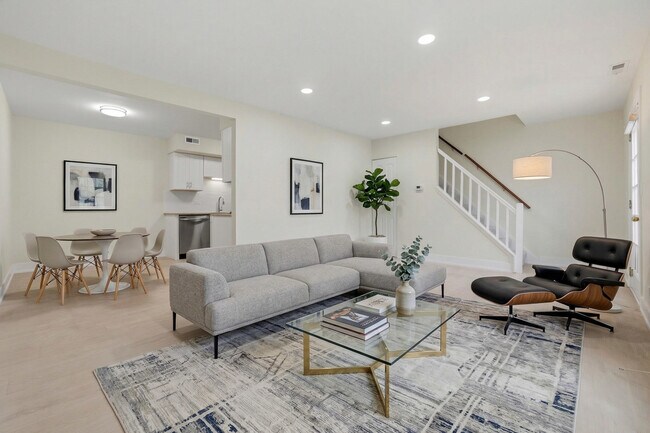 Photo - 763 Wellington Ave