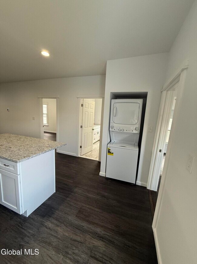 Photo - 104 George St Unit 2