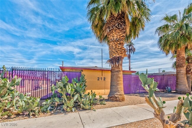 Building Photo - 210 N 10th St Unit 4