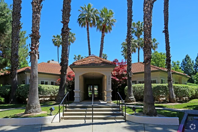 Adagio Leasing Center