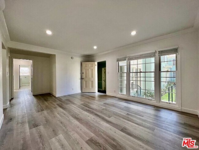 Photo - 1836 N Edgemont St Unit #2