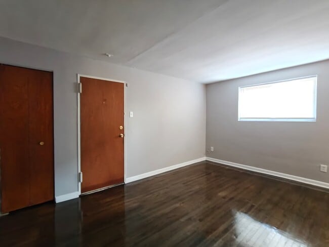 Photo - 7108 Oxford Ave Unit 4