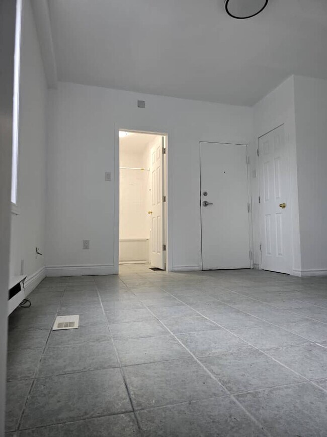 Photo - 502 Somerset St W Unit 1