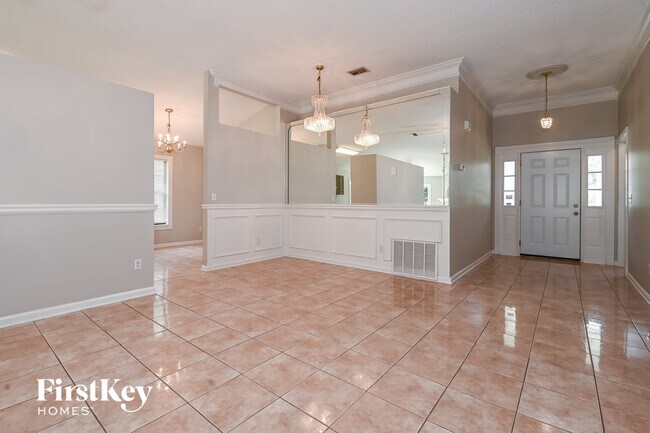 Photo - 4576 Antler Hill Dr E