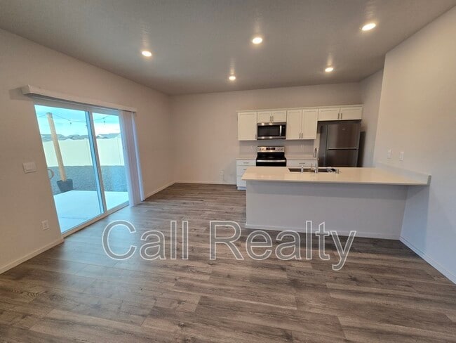 Photo - 10526 Duckhook Rd