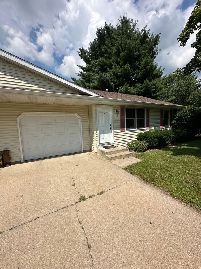 Building Photo - 113 Hackett Rd Unit 113-B Rental